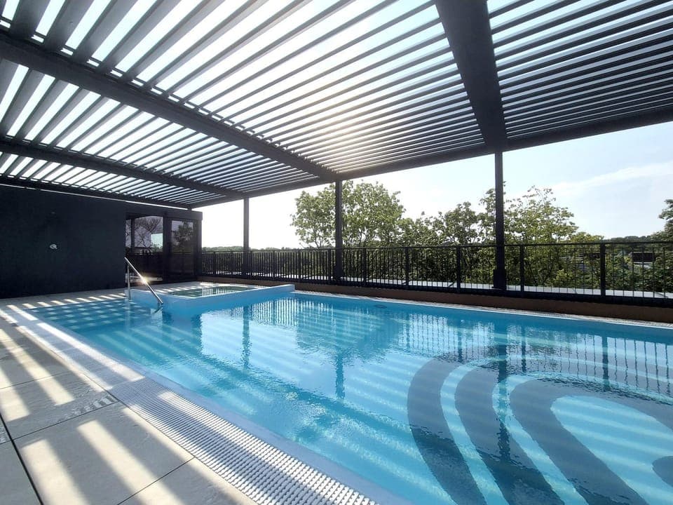 Day, Hot Tub, Swimming pool