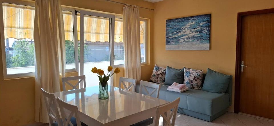 TV and multimedia, Balcony/Terrace, Living room, Dining area