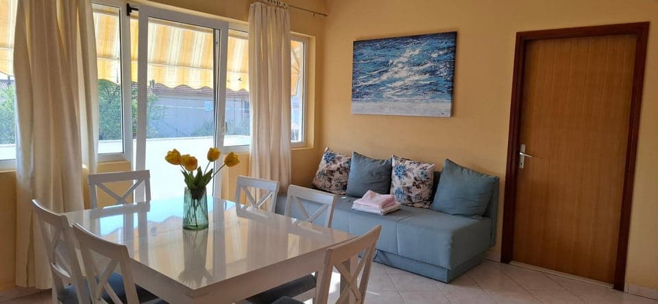 Balcony/Terrace, Dining area, Sea view, Family, Parking, microwave