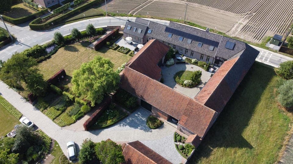 Property building, Bird's eye view, Garden