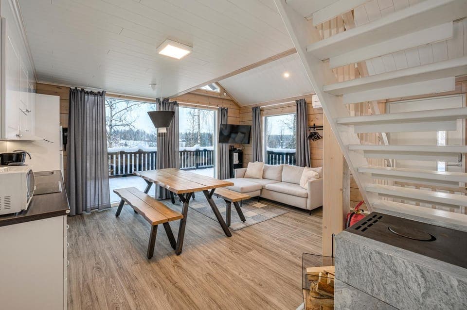 Kitchen or kitchenette, Living room, Seating area, Dining area, stove