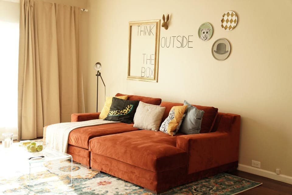 Living room, Photo of the whole room