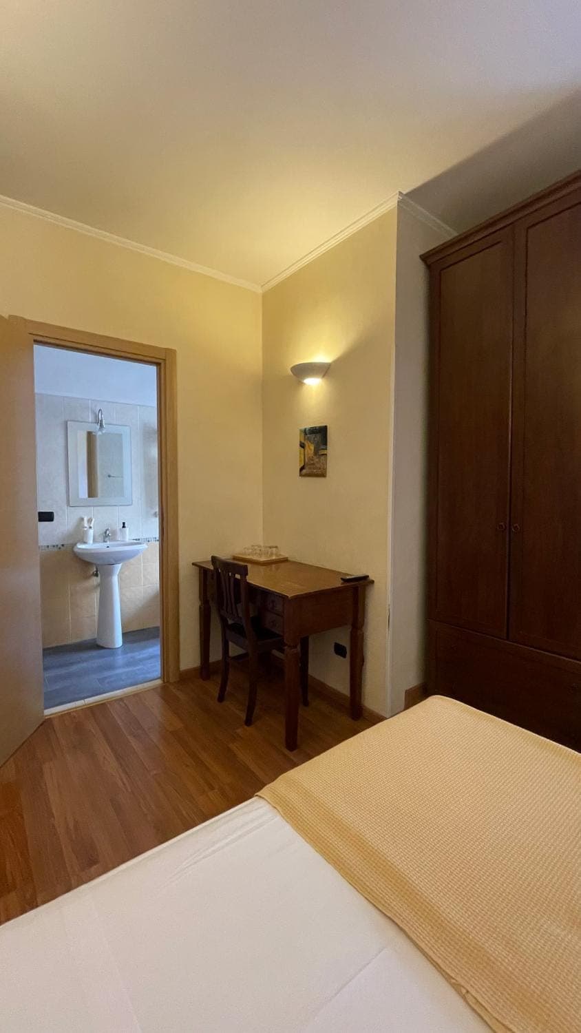 Bed, Photo of the whole room, Bedroom, hair dresser, wardrobe