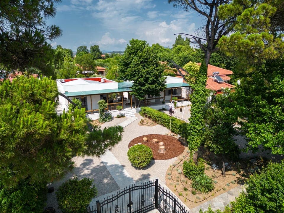 Property building, Garden