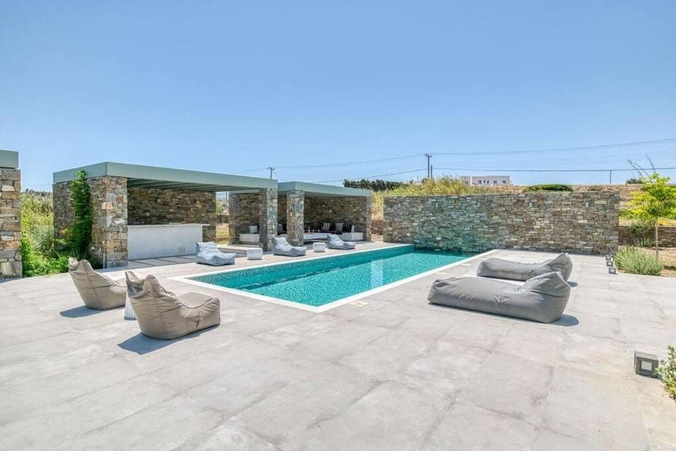 Day, Garden, Seating area, Pool view, Swimming pool, sunbed