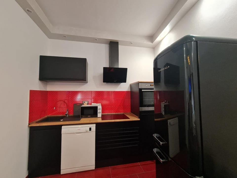 Kitchen or kitchenette, minibar, pet friendly, stove