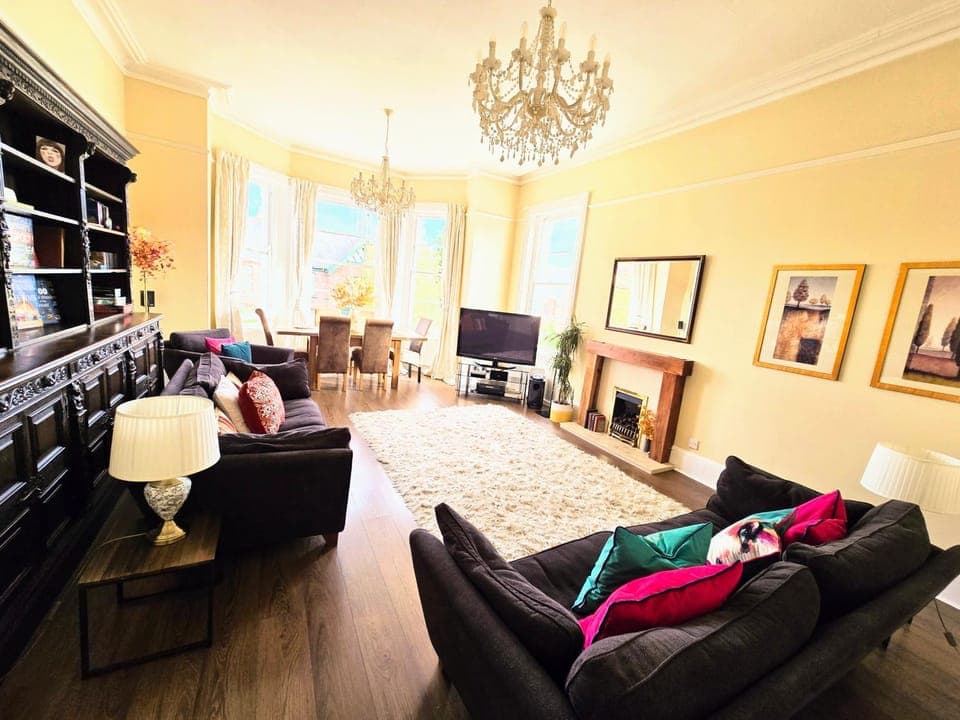 TV and multimedia, Living room, Seating area