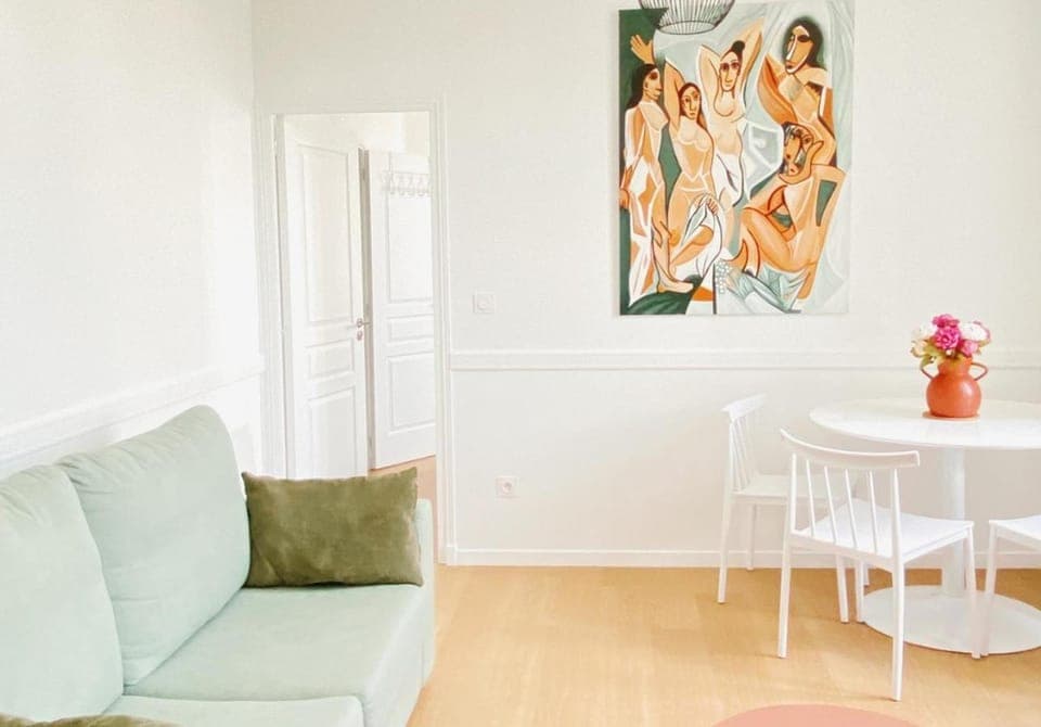 Living room, Decorative detail, Seating area, Dining area