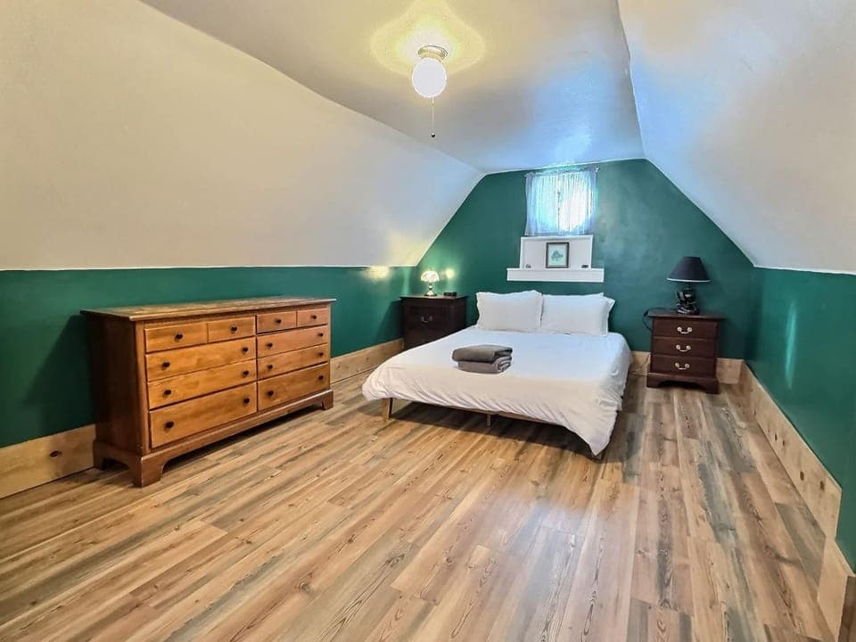 Bed, Bedroom