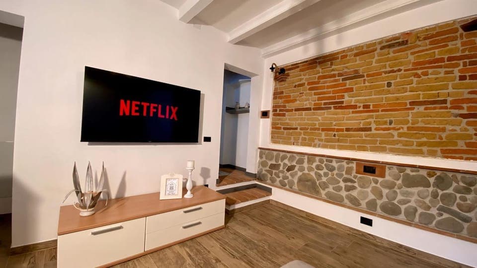 Communal lounge/ TV room, TV and multimedia, Evening entertainment