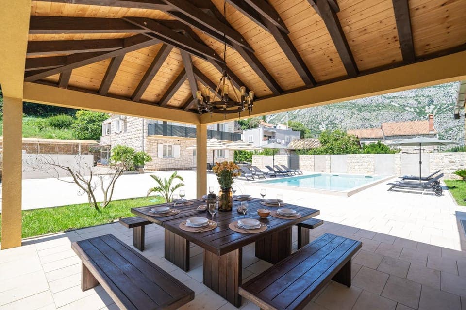 Patio, Day, Garden, Seating area, Dining area, Garden view, Pool view, Swimming pool, sunbed
