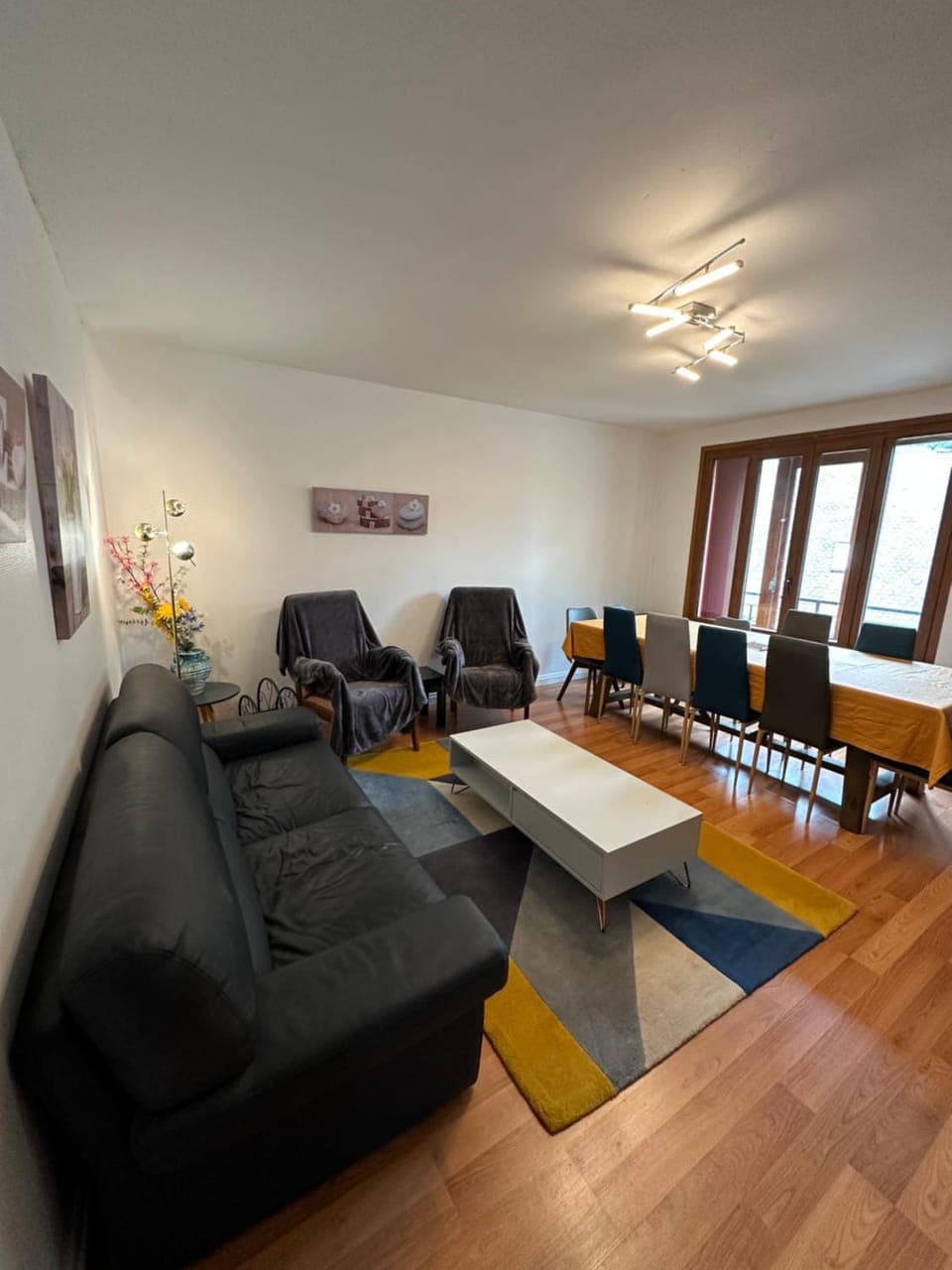 Living room, Seating area