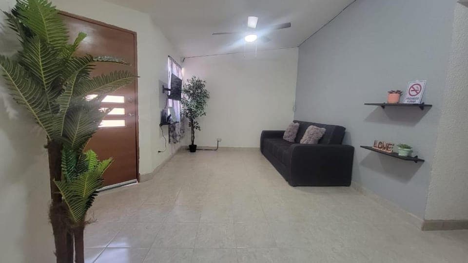 Casa a 5 minutos del consulado Americano Ca House in Ciudad Juarez