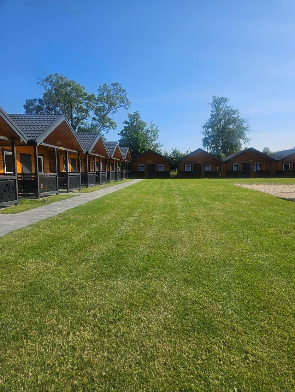 Property building, Spring, Day, Natural landscape, Summer, Garden, Garden view