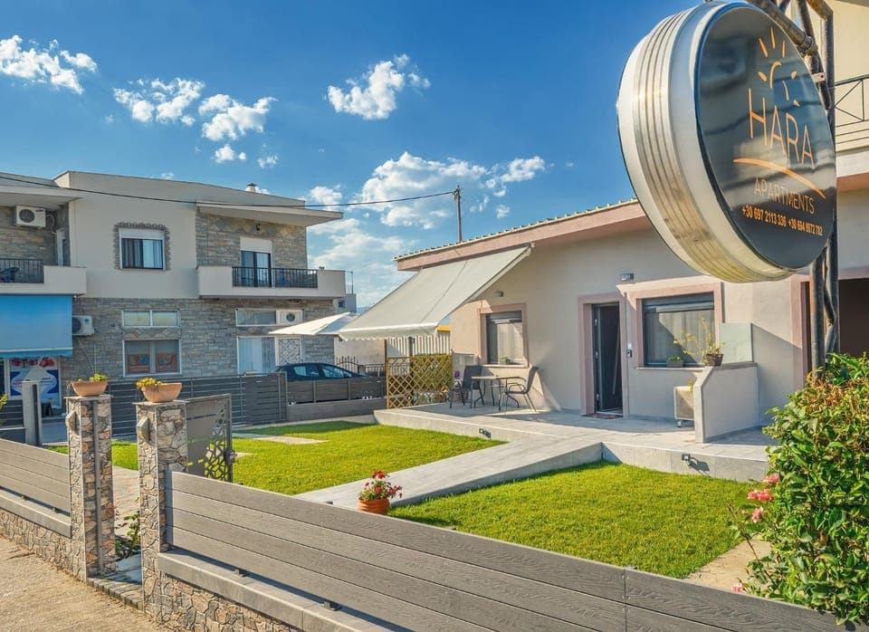 Property building, Patio, Day