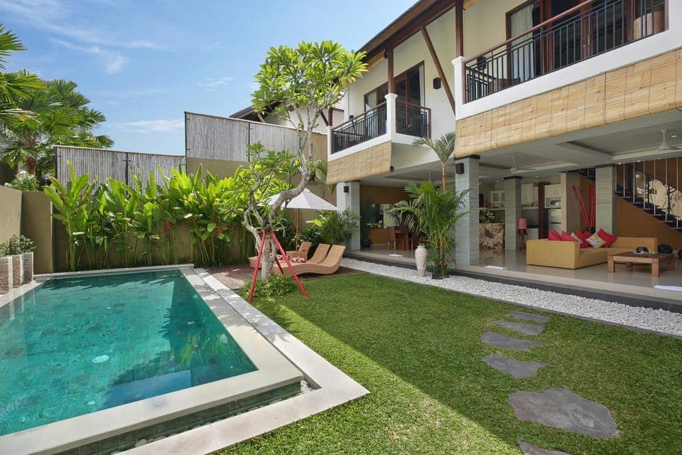 Day, On site, Swimming pool