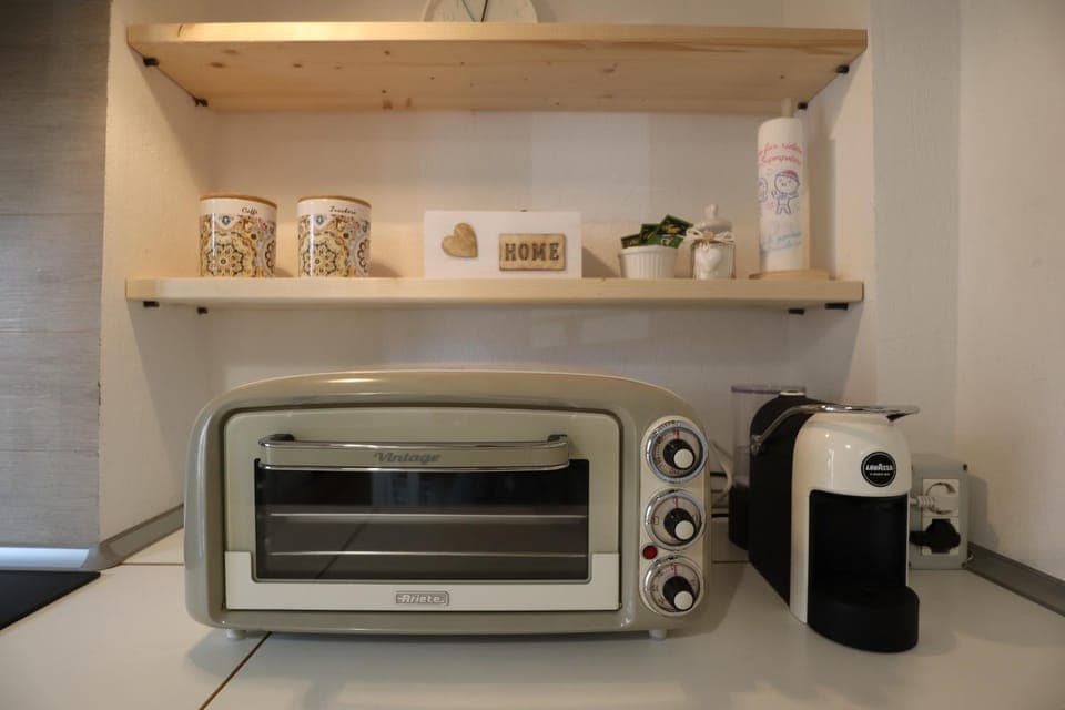 Coffee/tea facilities, pet friendly