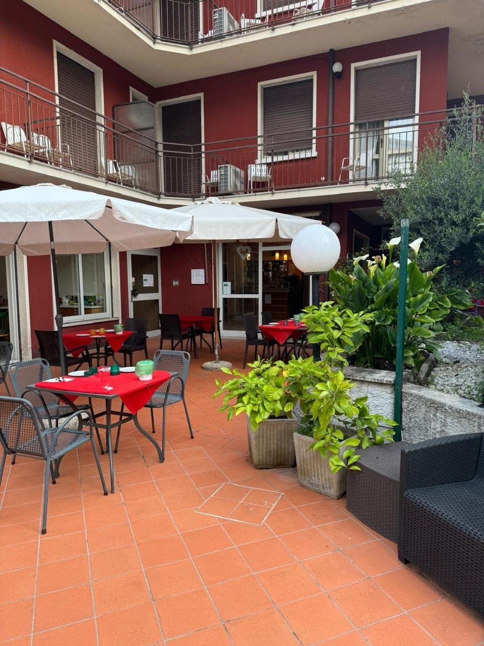 Property building, Breakfast