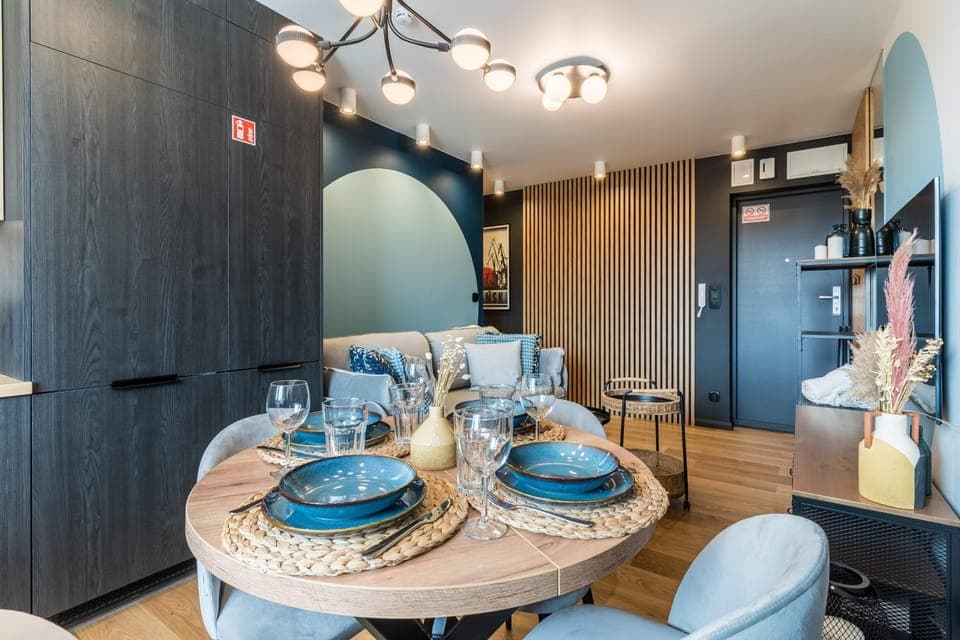 Living room, Seating area, Dining area