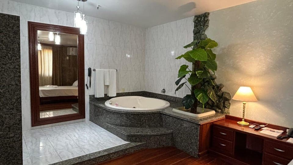 Bedroom, Bath