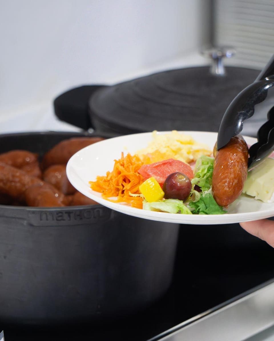 Restaurant/places to eat, Breakfast, Buffet breakfast, Buffet breakfast