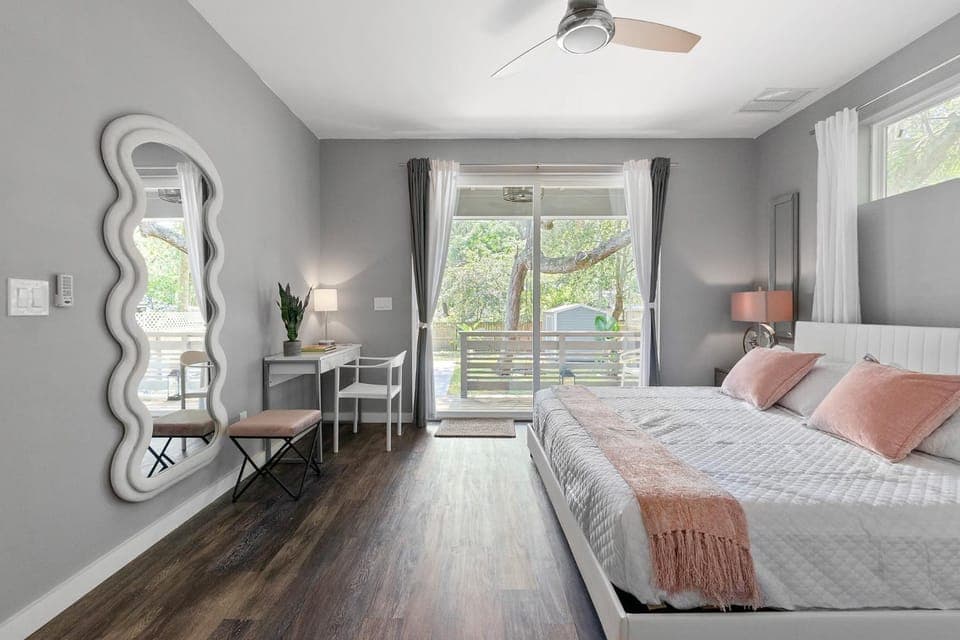 Secret Pool Cabana- Mins to Downtown and Beach House in Saint Augustine