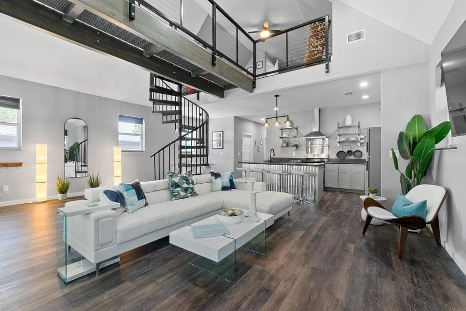 Secret Pool Cabana- Mins to Downtown and Beach House in Saint Augustine