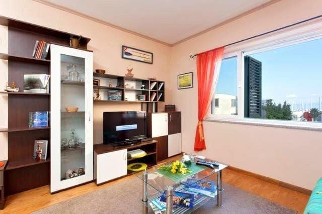 TV and multimedia, Decorative detail