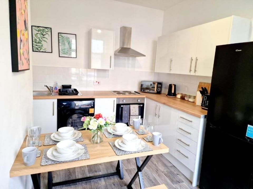 Kitchen or kitchenette, Kitchen or kitchenette