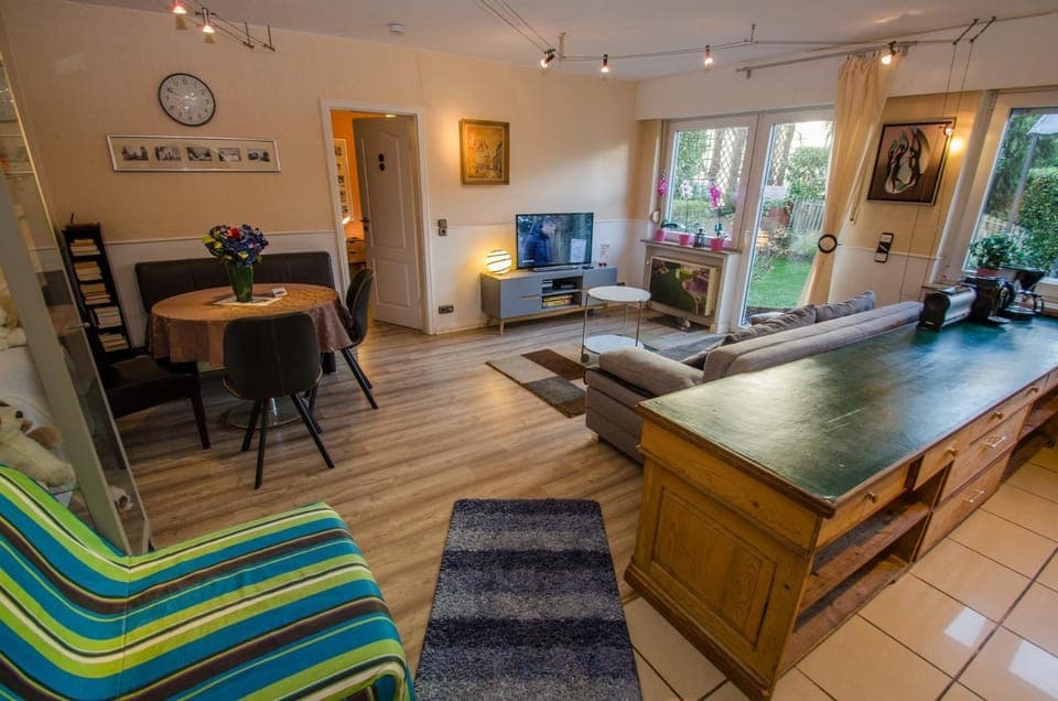 Living room, Seating area, Dining area