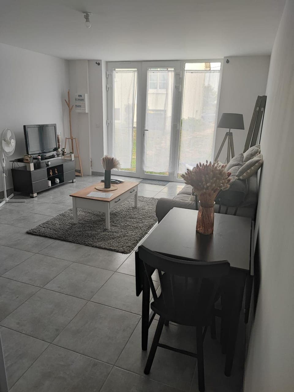 Living room, Dining area