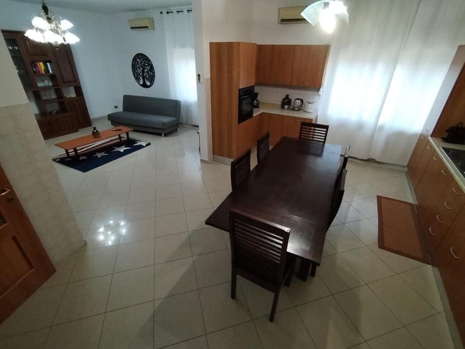 Kitchen or kitchenette, Living room