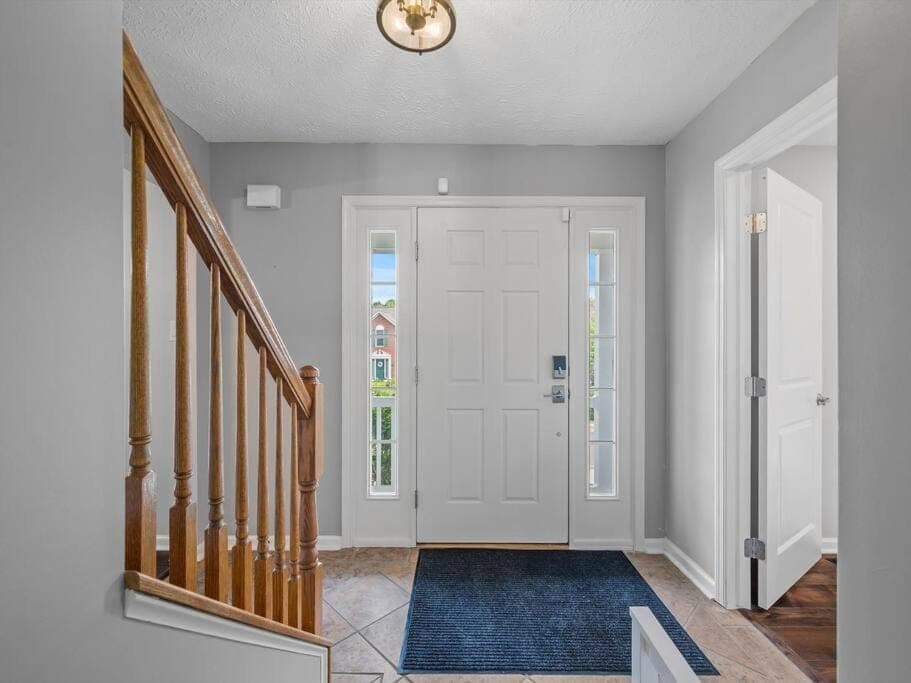 Modern and Stylish 5 Bedroom Home in Cranberry/Pittsburg House in Cranberry Township