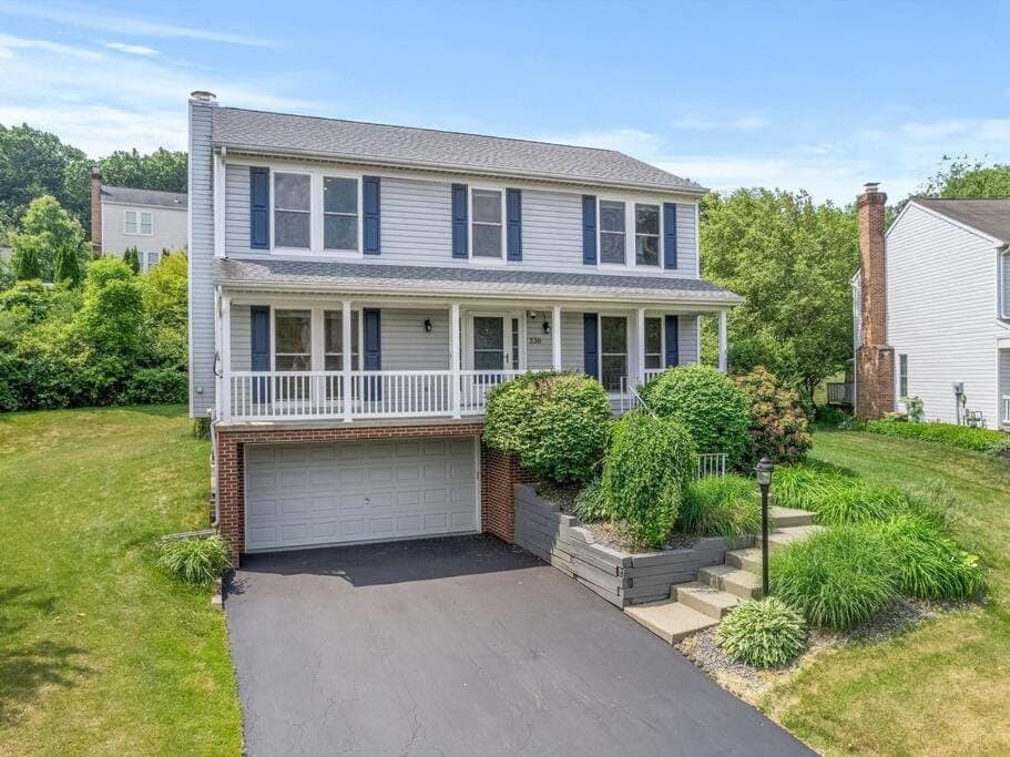 Modern and Stylish 5 Bedroom Home in Cranberry/Pittsburg House in Cranberry Township