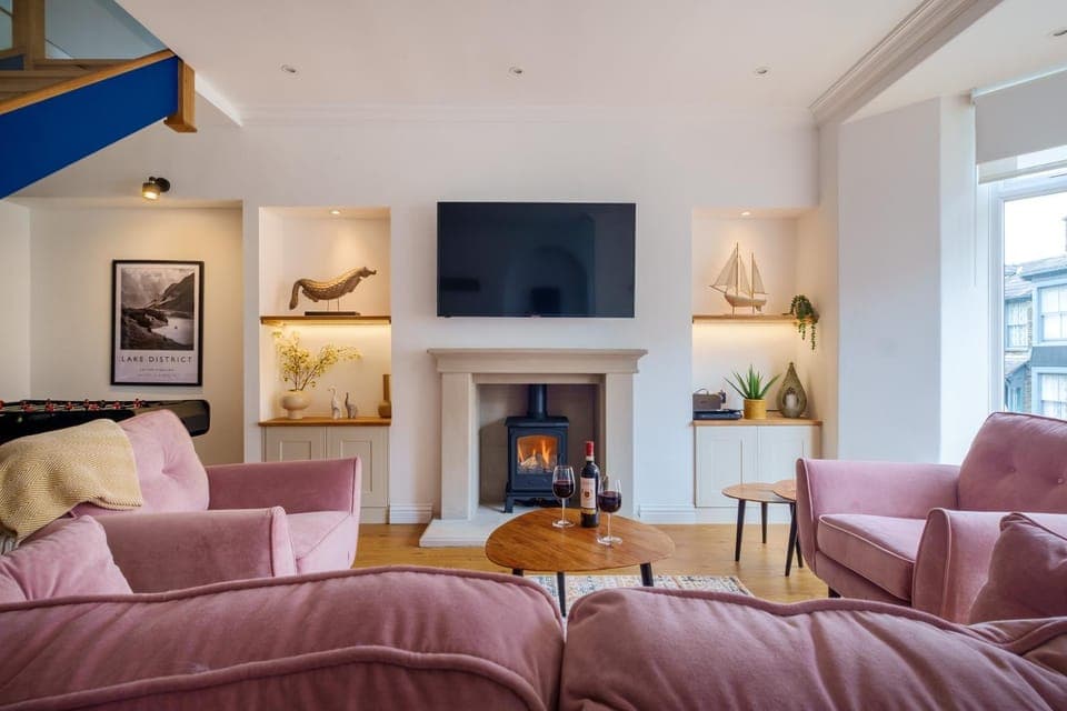 Communal lounge/ TV room, TV and multimedia