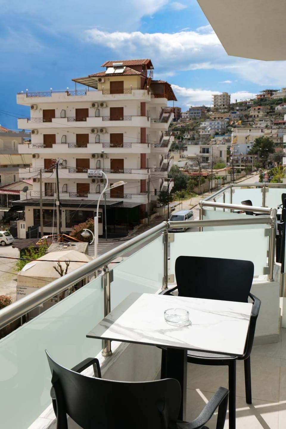 View (from property/room), Balcony/Terrace, City view