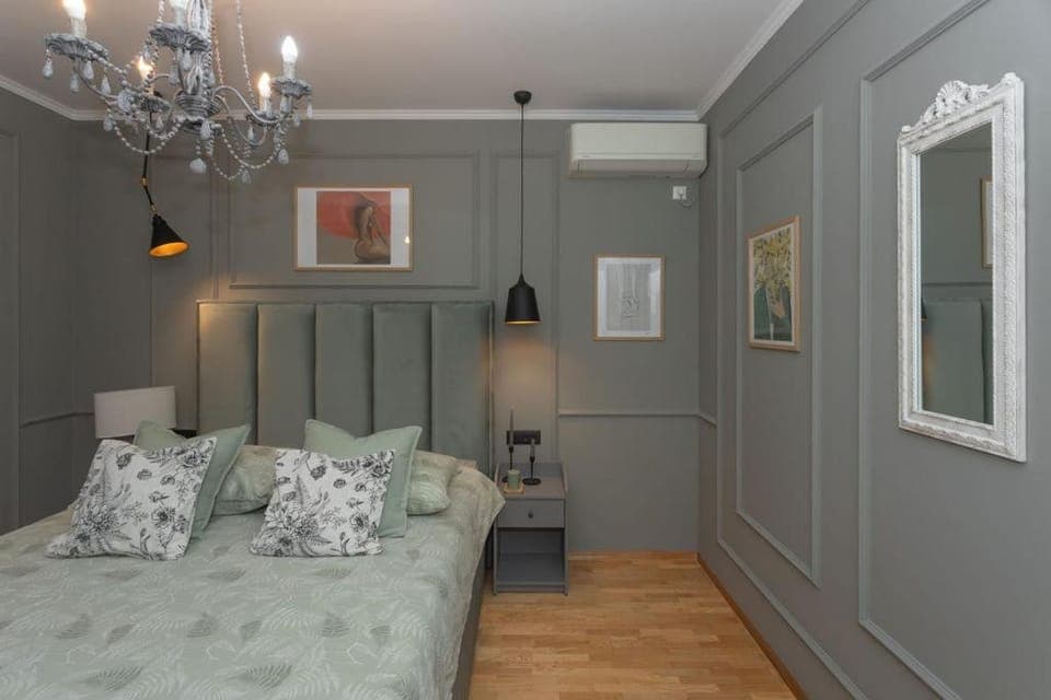 Bed, Photo of the whole room, Bedroom, air conditioner