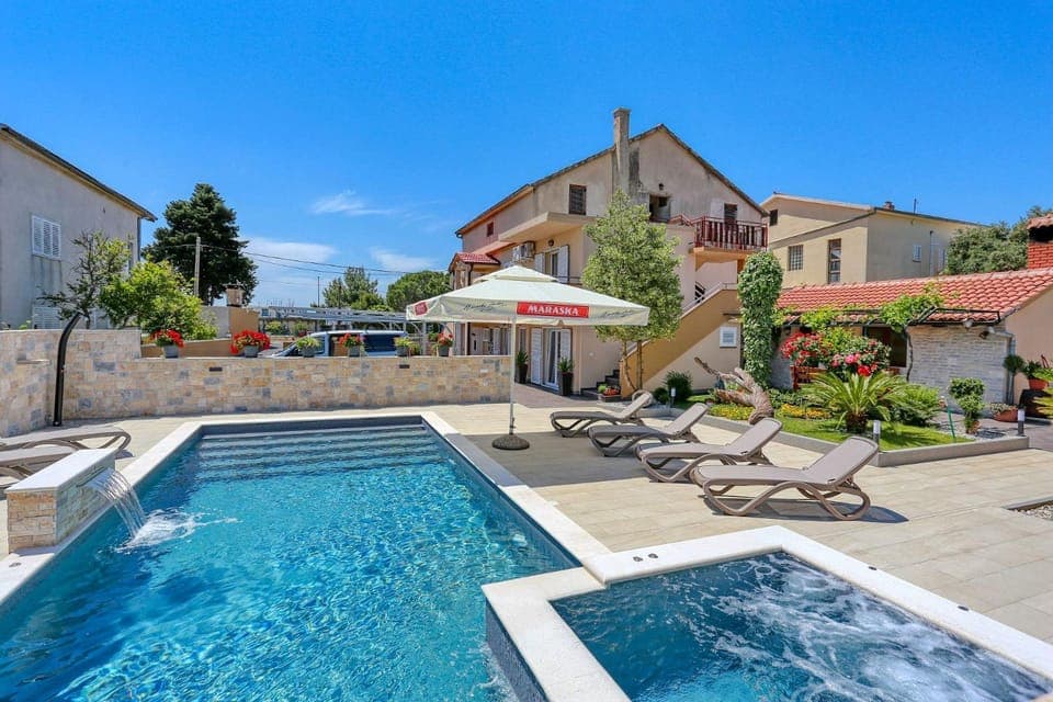 Property building, Swimming pool