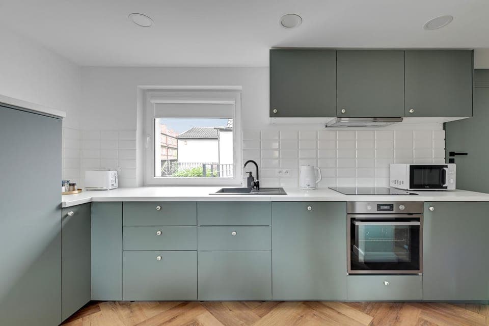 Kitchen or kitchenette, dishwasher, minibar, stove, toaster