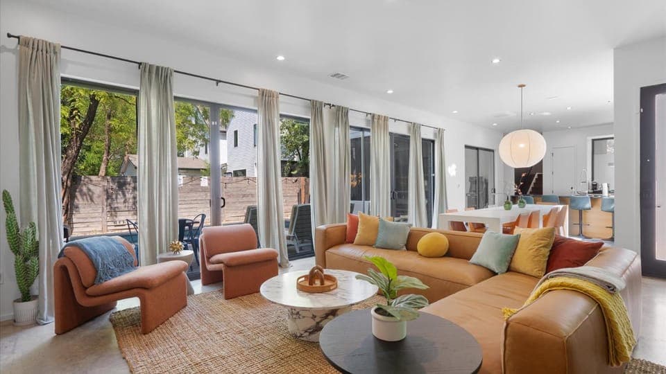 Living room, Seating area