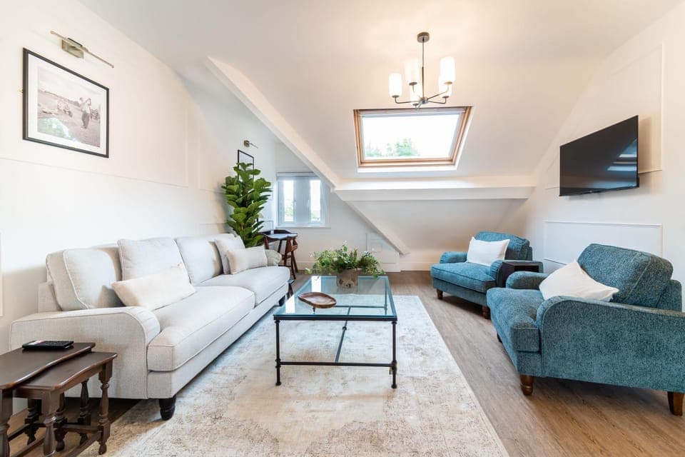 TV and multimedia, Living room, Seating area