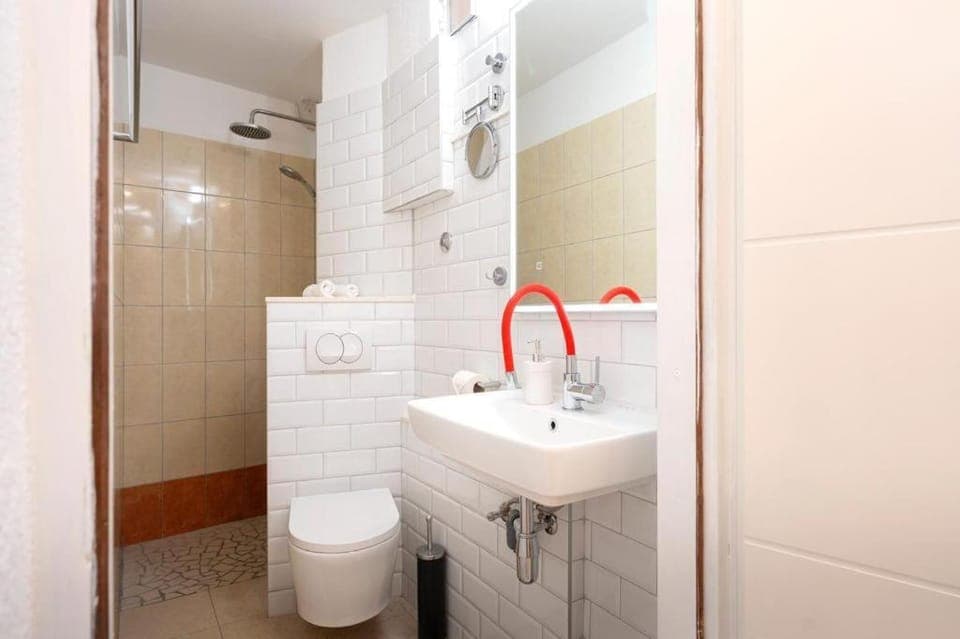 Shower, Toilet, Bathroom