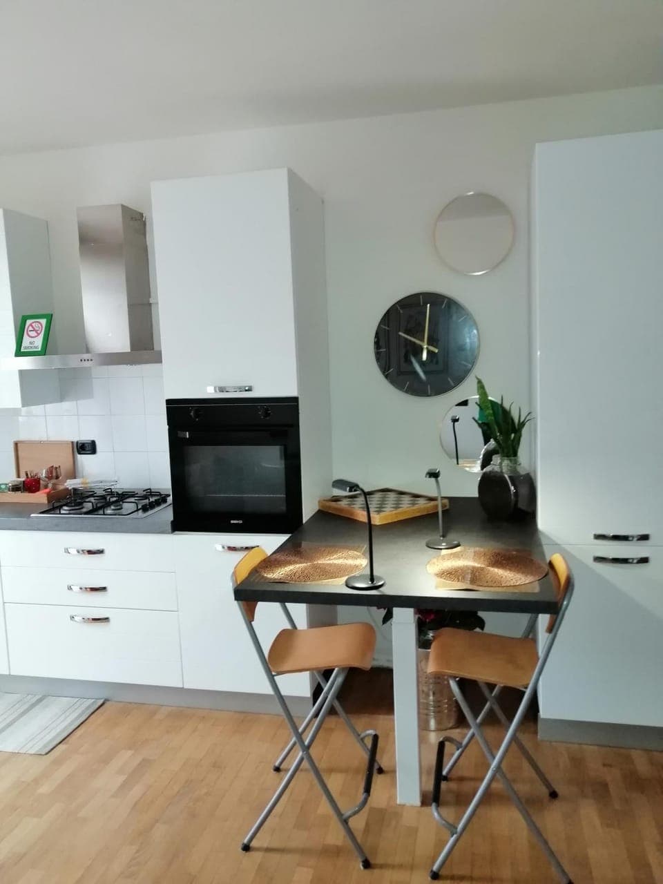 Kitchen or kitchenette, Dining area, oven, stove