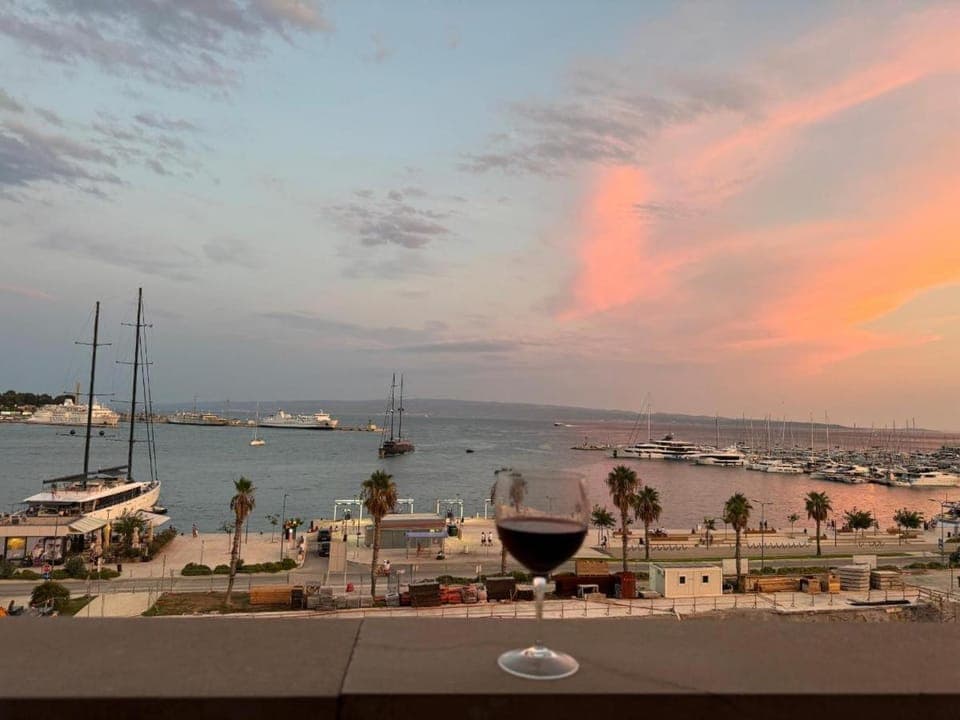 AMAZING VIEW NEAR THE CITY CENTER Apartment in Split