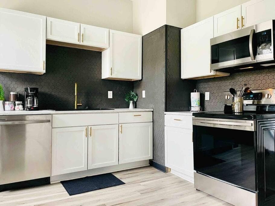 Coffee/tea facilities, Kitchen or kitchenette, dishwasher, minibar, pet friendly, stove