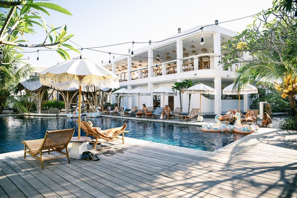 Property building, Pool view, Swimming pool, sunbed