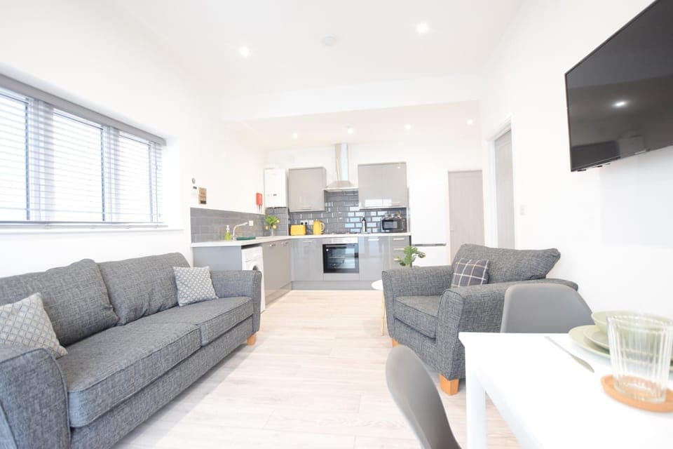 TV and multimedia, Kitchen or kitchenette, Living room, Seating area, Dining area, minibar, pet friendly, stove