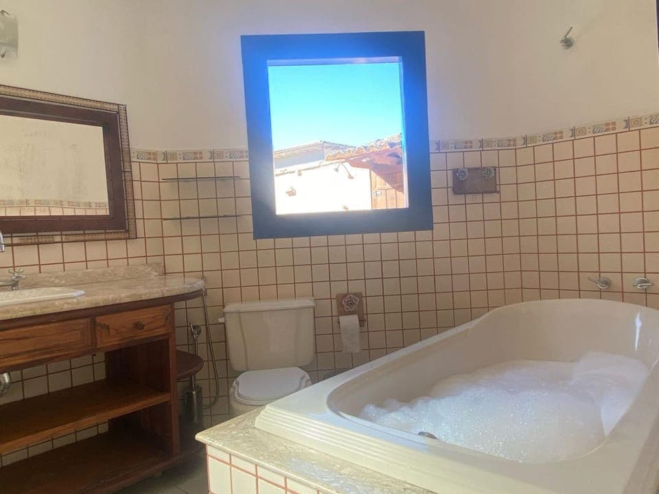 Hot Tub, Bathroom