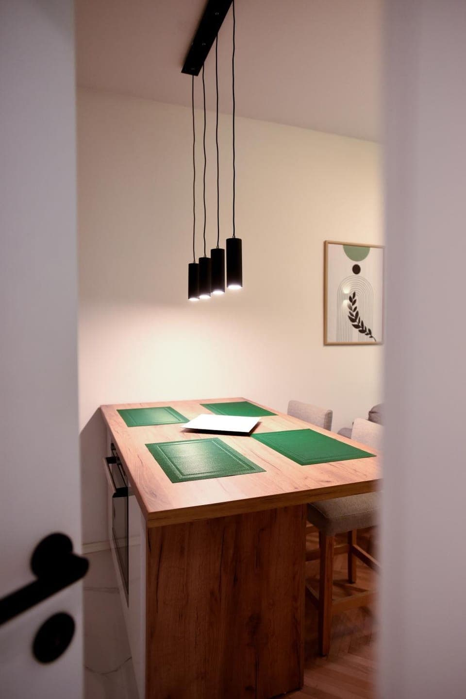 Dining area, pet friendly