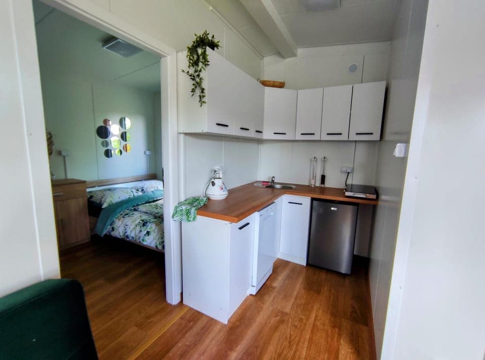 Kitchen or kitchenette, pet friendly, stove